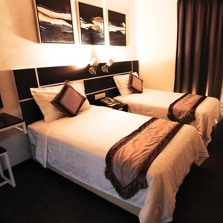 K Garden Hotel Parit Buntar Extérieur photo
