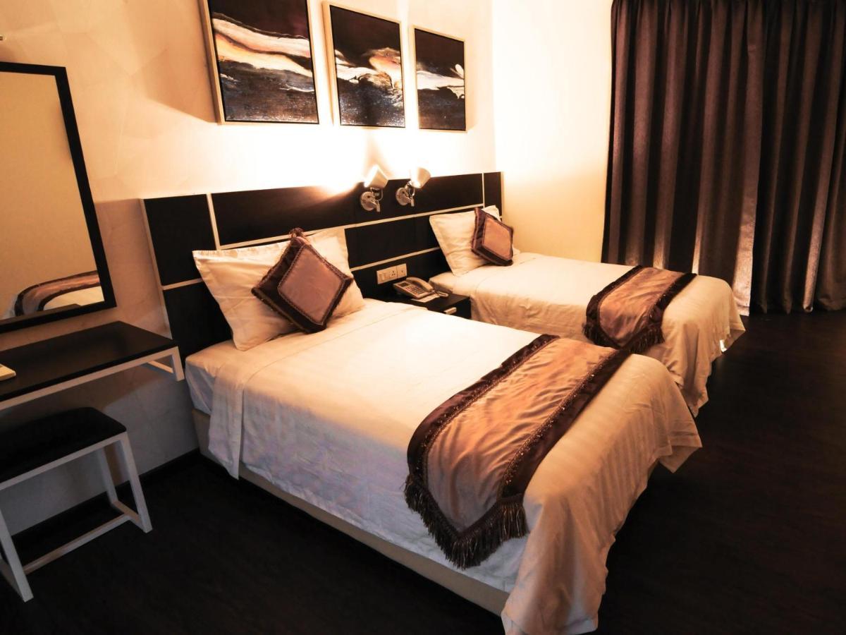 K Garden Hotel Parit Buntar Extérieur photo