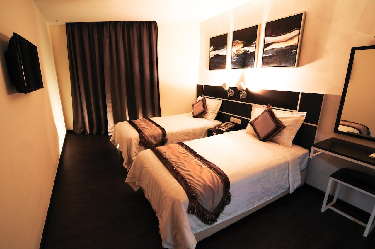 K Garden Hotel Parit Buntar Chambre photo