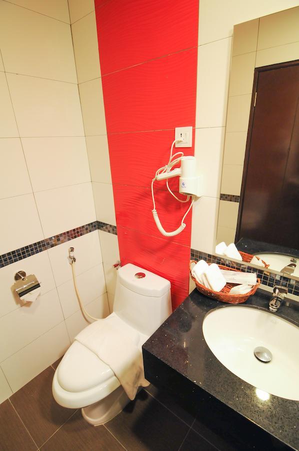 K Garden Hotel Parit Buntar Chambre photo