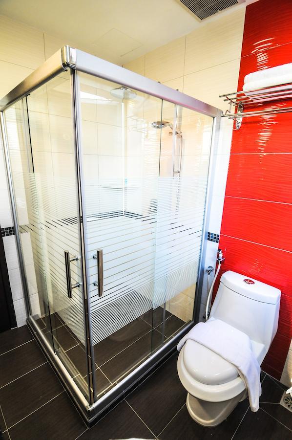 K Garden Hotel Parit Buntar Chambre photo
