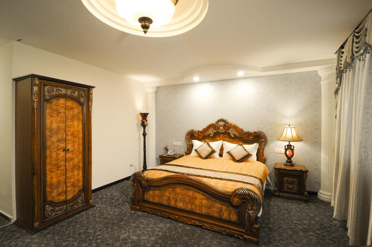 K Garden Hotel Parit Buntar Chambre photo