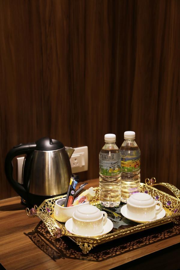 K Garden Hotel Parit Buntar Extérieur photo